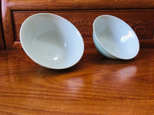 古玩陶瓷冬青釉碗一對拍賣,當前價格0元