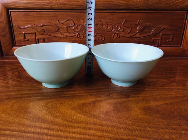 古玩陶瓷冬青釉碗一對拍賣,當前價格0元
