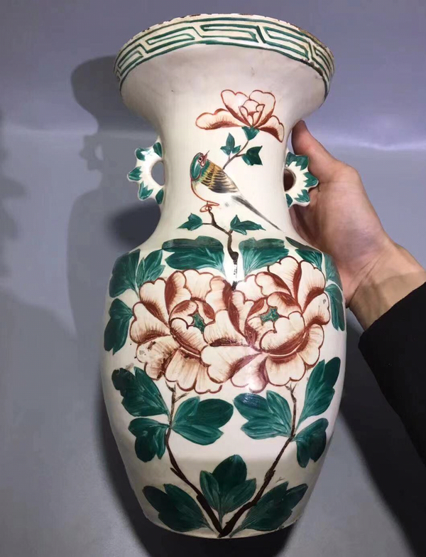古玩陶瓷畫工精美花鳥紋雙耳盤口大瓶拍賣,當前價格0元