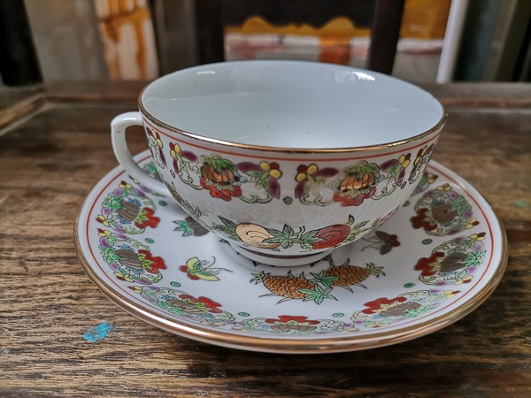 古玩陶瓷創(chuàng)匯.花果紋彩瓷茶器399拍賣,當(dāng)前價(jià)格399元