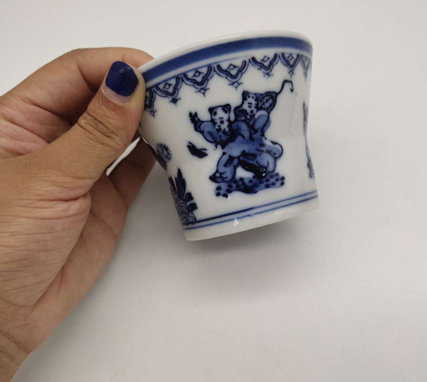 古玩陶瓷嬰戲紋青花蓋杯拍賣,當(dāng)前價格220元