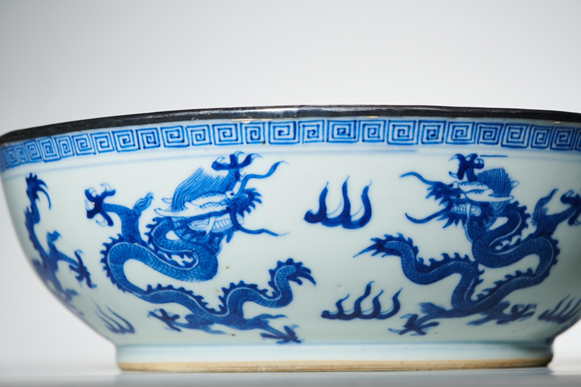粉彩獅子紋盤 睿邸退思堂製 款 唐物 中国古玩 中国美術 A746 粉彩獅子紋盤 睿邸退思堂製 款 唐物 中国古玩 中国美術 A746