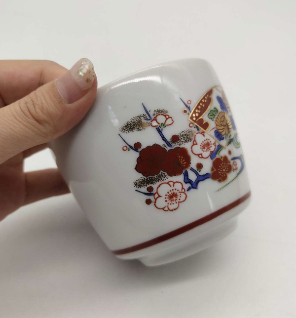 古玩陶瓷花卉紋彩繪描金蓋罐拍賣,當前價格220元