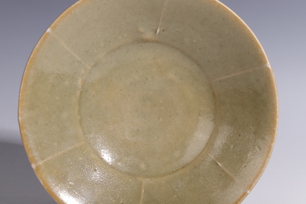 古玩陶瓷北宋·耀州窯花口出筋盤拍賣,當前價格5500元