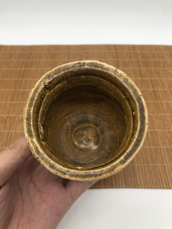 古玩陶瓷褐釉鼓钉罐拍卖，当前价格500元