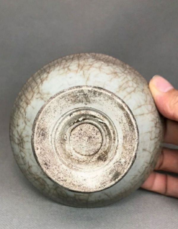 古玩陶瓷清早期(己保真)哥釉青花高足盤拍賣,當前價格2888元