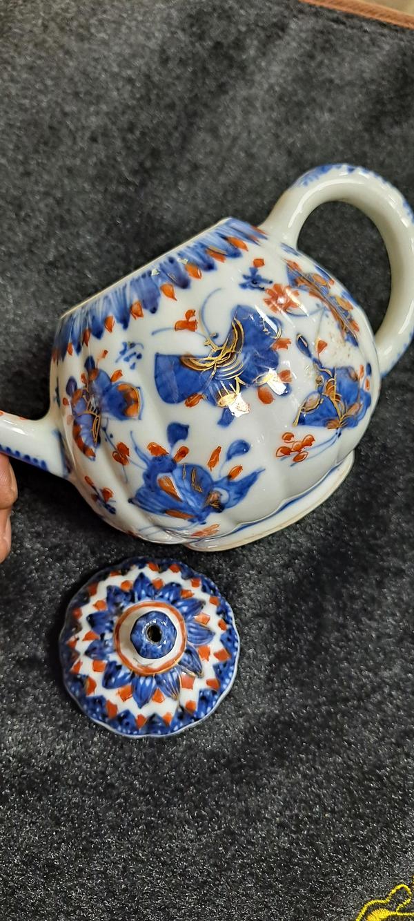 古玩陶瓷康熙青花釩紅描金壺拍賣,當(dāng)前價(jià)格7500元