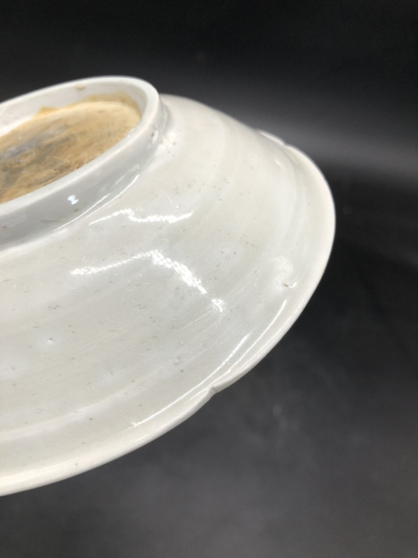 古玩陶瓷五代宣州窯白瓷葵口洗拍賣,當前價格3800元