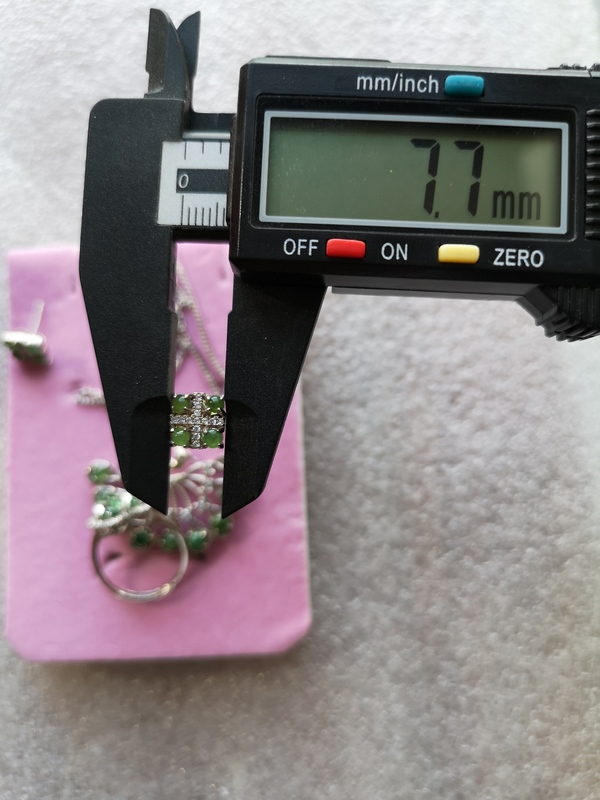 古玩玉器翠套裝拍賣,當前價格580元