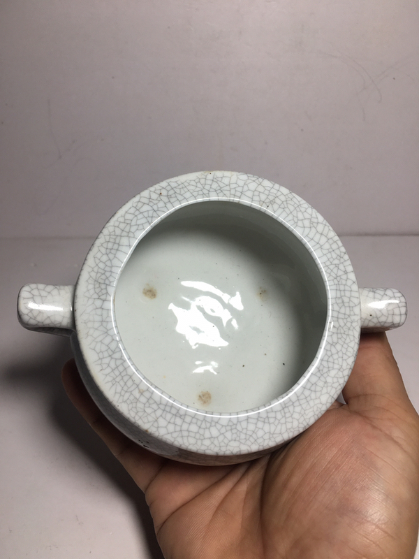 古玩陶瓷madeinChina款哥釉三足香爐拍賣，當前價格0元