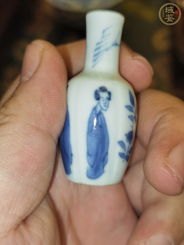 古玩陶瓷仕女花卉紋青花瓶真品鑒賞圖