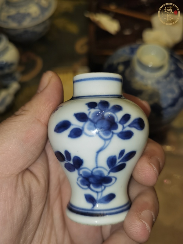 古玩陶瓷花卉紋青花將軍罐真品鑒賞圖