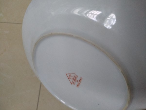 古玩陶瓷民國晚期解放初.松石綠釉花蝶紋細路粉彩盤拍賣,當前價格999元