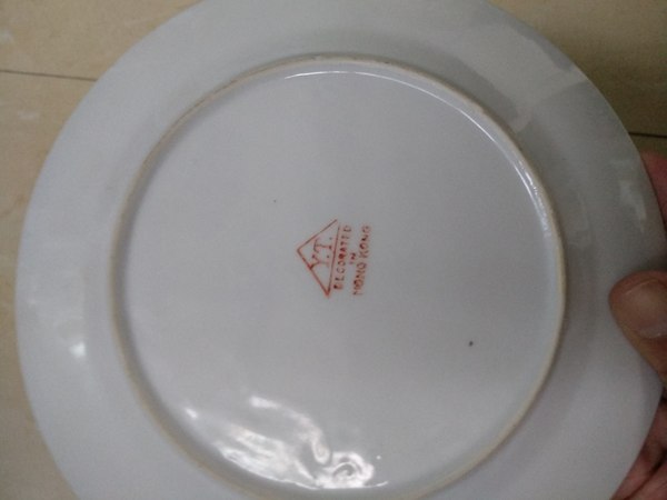 古玩陶瓷民國晚期解放初.松石綠釉花蝶紋細路粉彩盤拍賣,當前價格999元