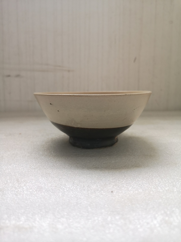 古玩陶瓷磁州窯白釉碗拍賣(mài),當(dāng)前價(jià)格450元