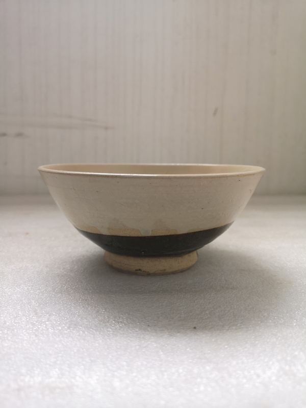 古玩陶瓷磁州窯白釉碗拍賣(mài),當(dāng)前價(jià)格450元