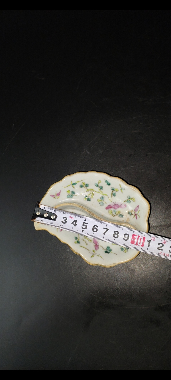 古玩陶瓷清晚期粉彩花碟紋樹葉型洗拍賣,當前價格1800元