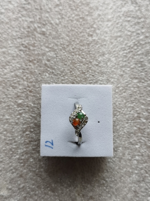 古玩玉器翡翠戒指拍賣,當前價格298元