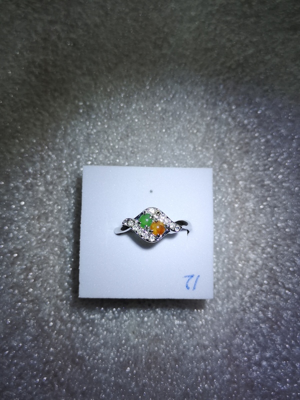 古玩玉器翡翠戒指拍賣,當前價格298元
