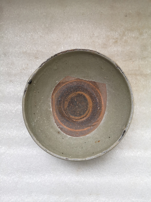 古玩陶瓷龙泉系青瓷刻花碗拍卖，当前价格450元