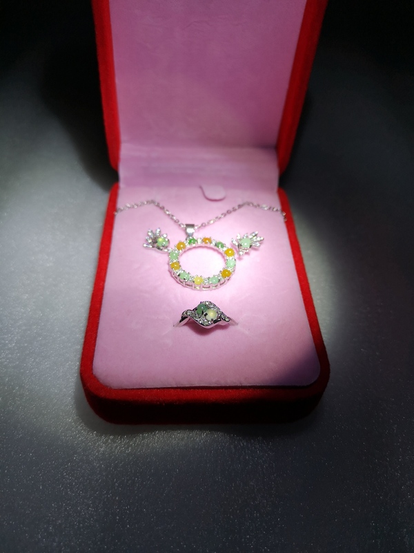 古玩玉器翡翠首飾套裝拍賣,當前價格567元