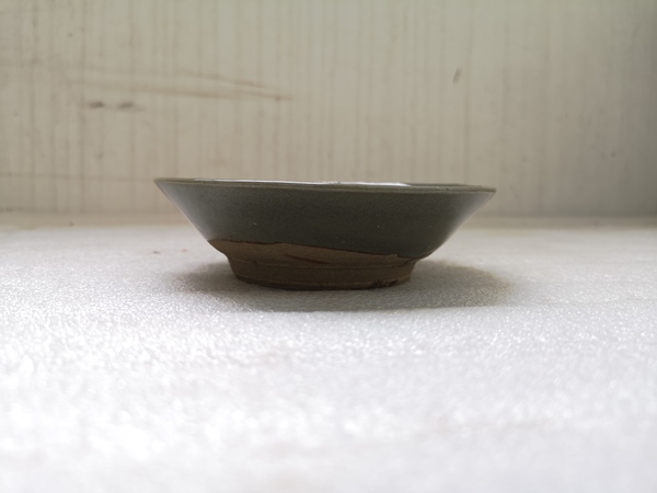 古玩陶瓷龍泉系青瓷碗拍賣,當(dāng)前價格398元