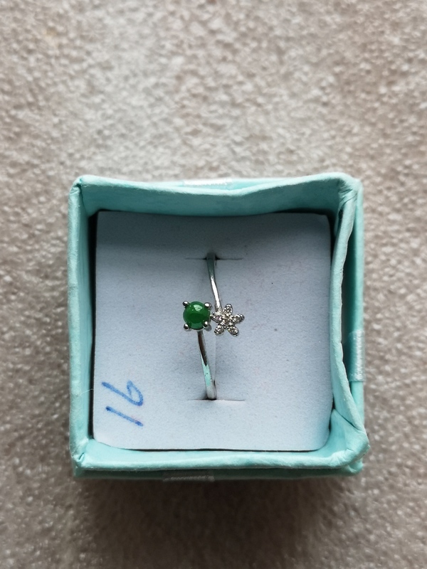 古玩玉器翡翠戒指拍賣,當前價格298元