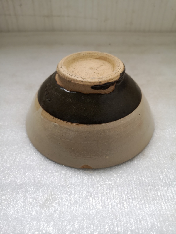 古玩陶瓷磁州窯白釉碗拍賣(mài),當(dāng)前價(jià)格450元
