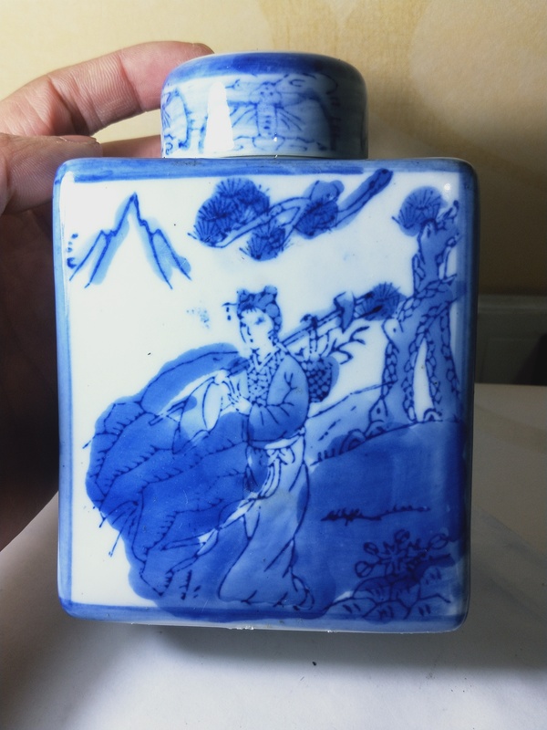 古玩陶瓷青花人物紋四方茶葉罐拍賣,當前價格470元