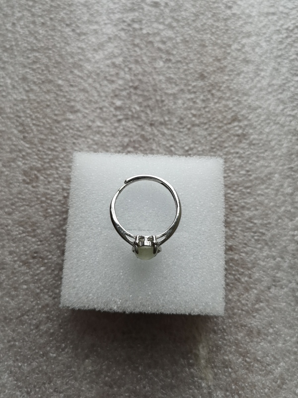 古玩玉器翡翠戒指拍賣,當前價格150元