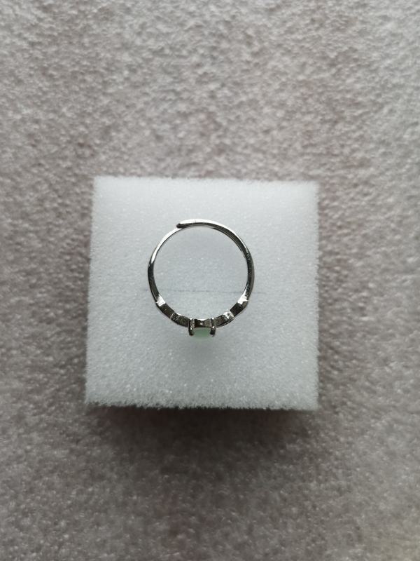 古玩玉器翡翠戒指拍賣,當前價格135元