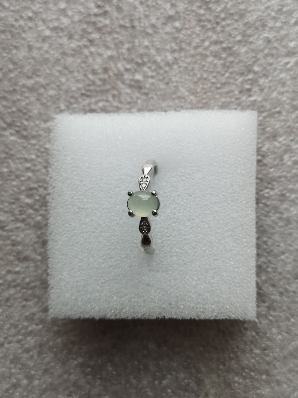 古玩玉器翡翠戒指拍賣,當前價格135元