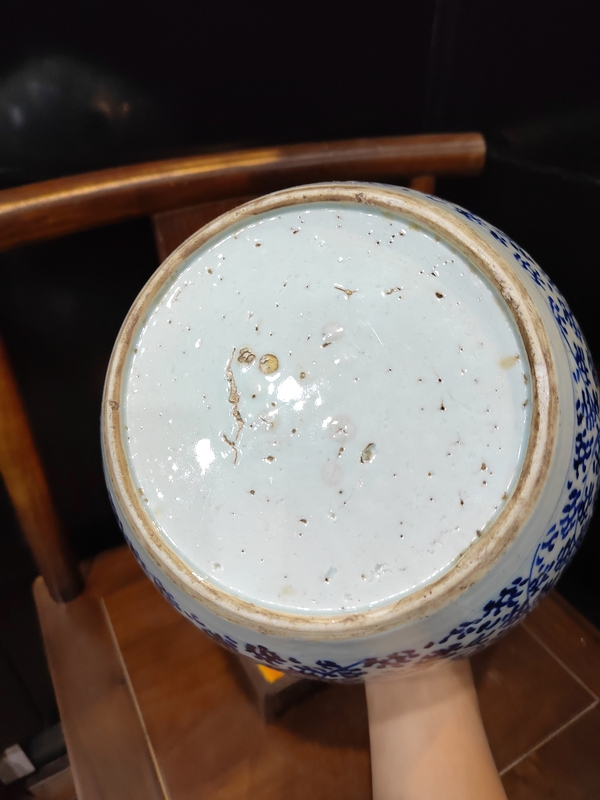 古玩陶瓷清雍正纏枝蓮花卉紋青花罐拍賣,當(dāng)前價(jià)格4000元