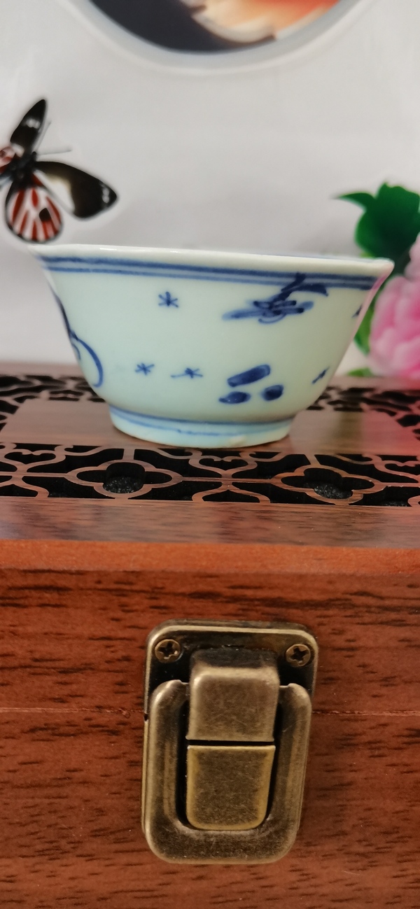 古玩陶瓷花蝶紋青花杯盤拍賣,當前價格3300元
