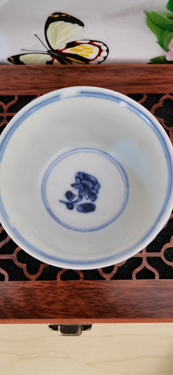 古玩陶瓷花蝶紋青花杯盤拍賣,當前價格3300元