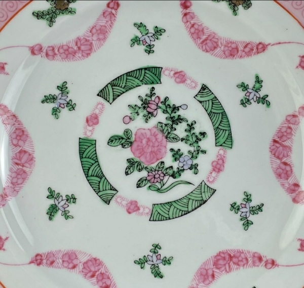 古玩陶瓷花卉紋彩繪盤拍賣,當(dāng)前價(jià)格1698元