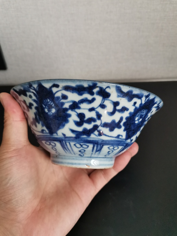 古玩陶瓷清中期-花卉紋青花碗拍賣,當前價格390元