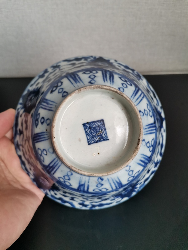 古玩陶瓷清中期-花卉紋青花碗拍賣,當前價格390元