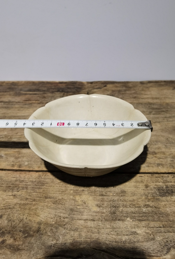 古玩陶瓷宋代定窯花口碗拍賣，當前價格2800元