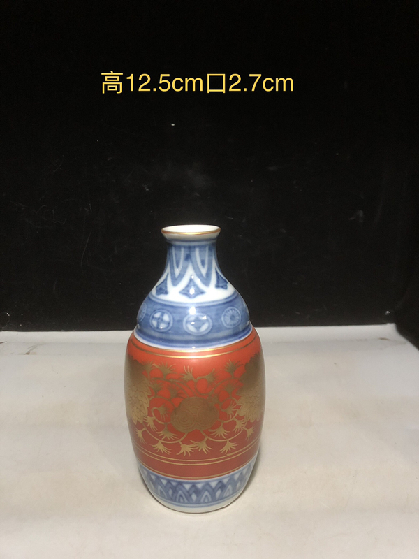 古玩陶瓷清晚期青花釩紅描金瓶拍賣,當前價格1200元