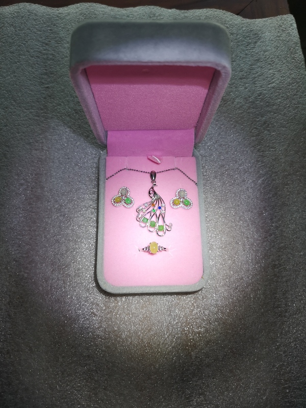 古玩玉器翡翠首飾拍賣,當前價格550元