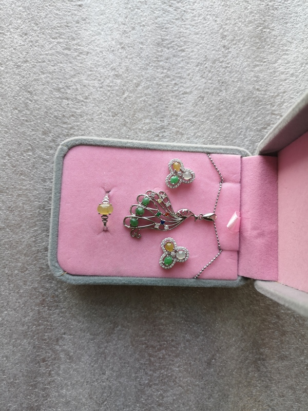 古玩玉器翡翠首飾拍賣,當前價格550元
