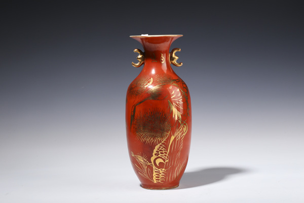 古玩陶瓷晚清·**紅釉描金松鶴紋雙耳瓶拍賣,當(dāng)前價(jià)格2800元
