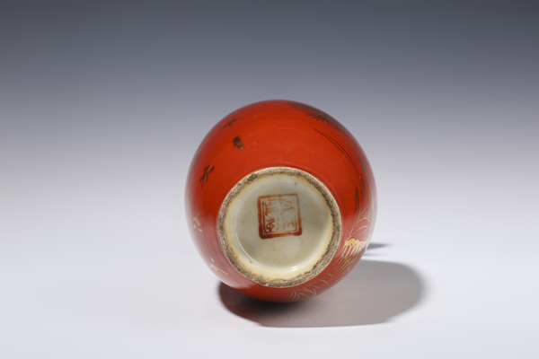 古玩陶瓷晚清·**紅釉描金松鶴紋雙耳瓶拍賣,當(dāng)前價(jià)格2800元