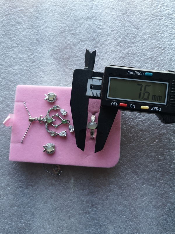 古玩玉器翡翠首飾拍賣,當前價格555元