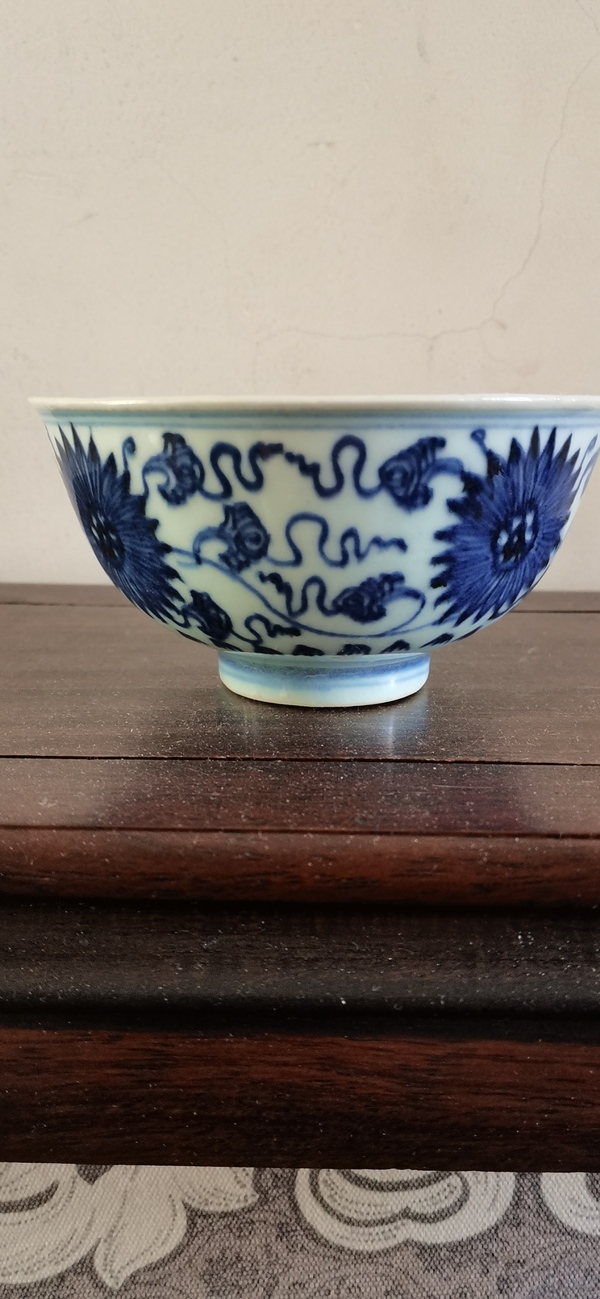 古玩陶瓷花卉紋青花碗拍賣,當(dāng)前價(jià)格3000元