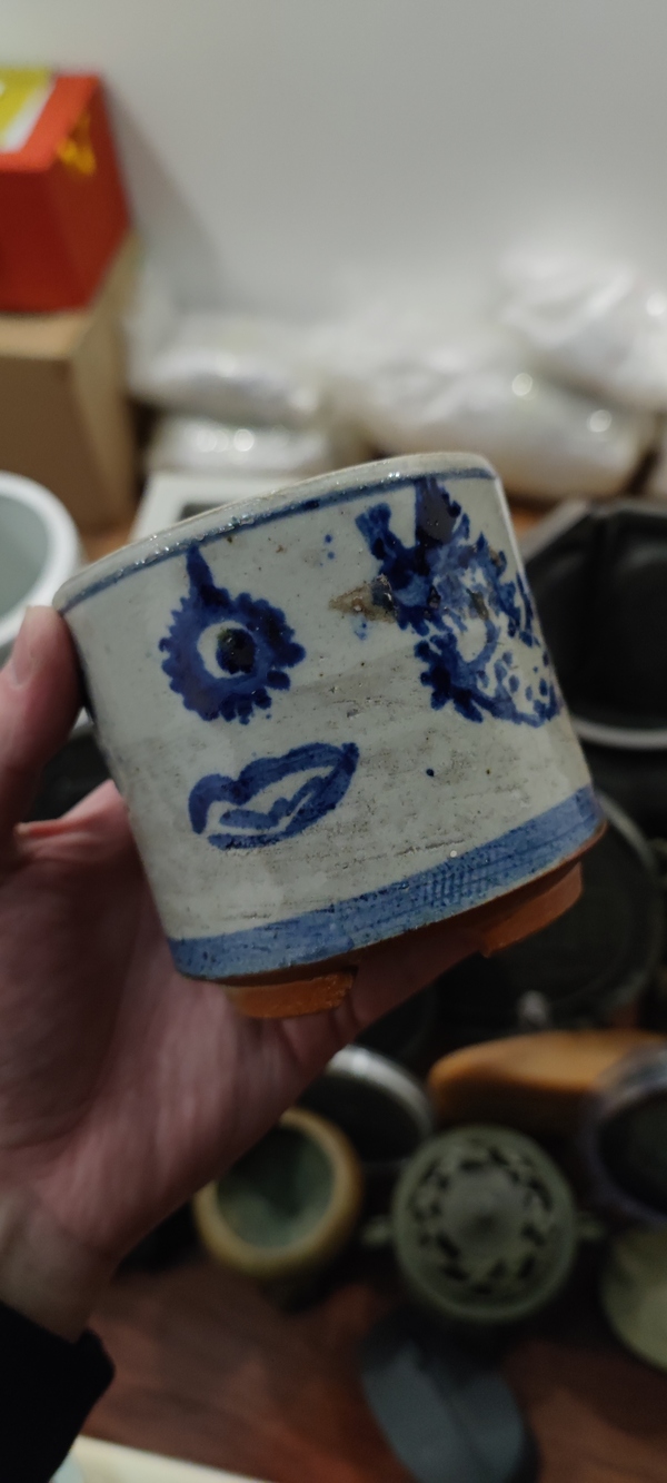 古玩陶瓷清末青花三足筒式香爐拍賣,當(dāng)前價(jià)格255元