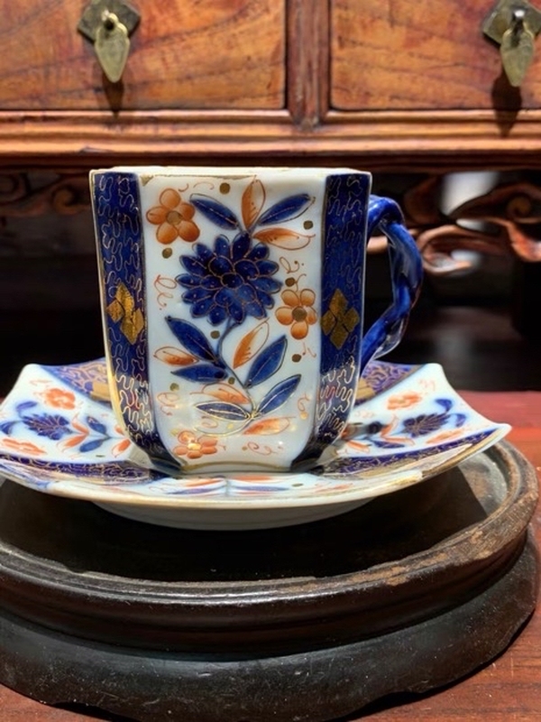 古玩轉(zhuǎn)賣(mài)青花礬紅加彩杯盤(pán)拍賣(mài),當(dāng)前價(jià)格800元