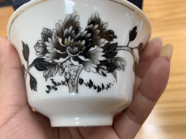 古玩陶瓷晚清民国·细路 墨彩花卉纹三才盖碗（带锦盒）拍卖，当前价格3200元