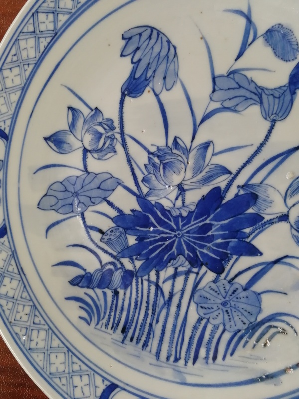 古玩陶瓷蓮花紋青花賞盤拍賣,當(dāng)前價(jià)格16000元